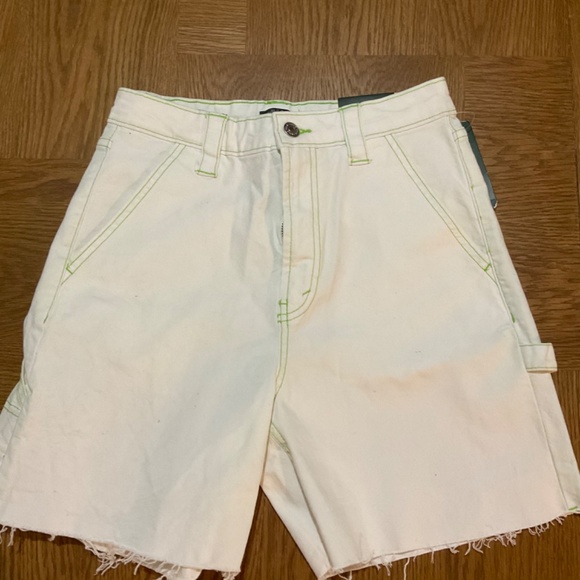 NWT Wild Fable Cargo Shorts Sizes 2 and 4 - Picture 2 of 3